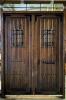 puerta doble madera con ventanucos y fijos